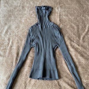 Ribbed grey turtleneck